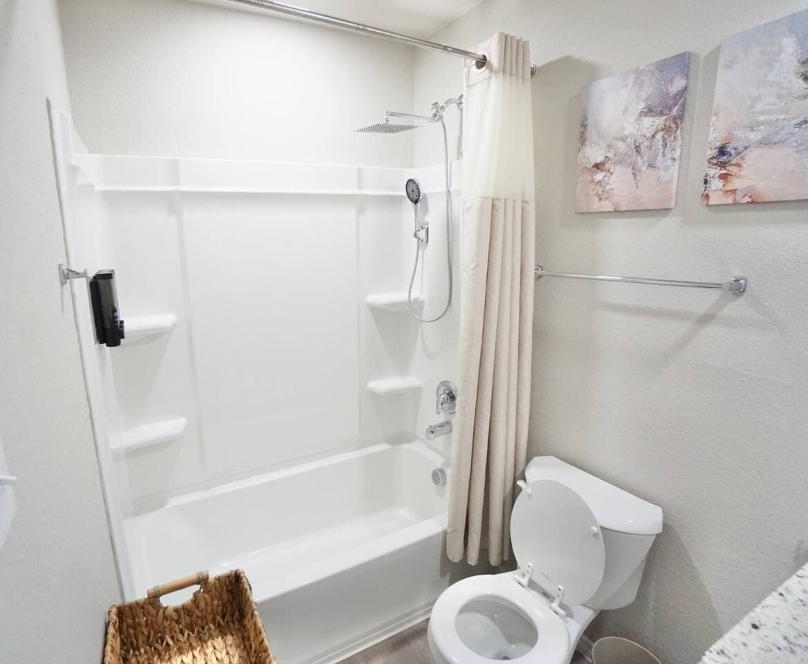 Central | 3 Kings | Fully Stocked + Parking 24