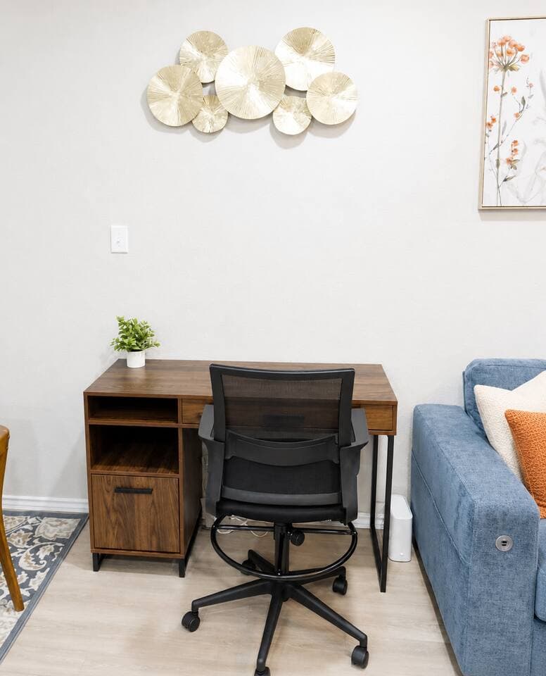 Central | 3 Kings | Fully Stocked + Parking 37