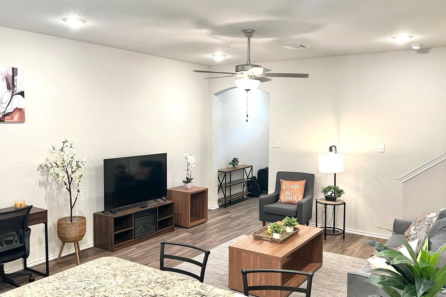 Two Adjacent 3BR Homes Clean Family Friendly 31