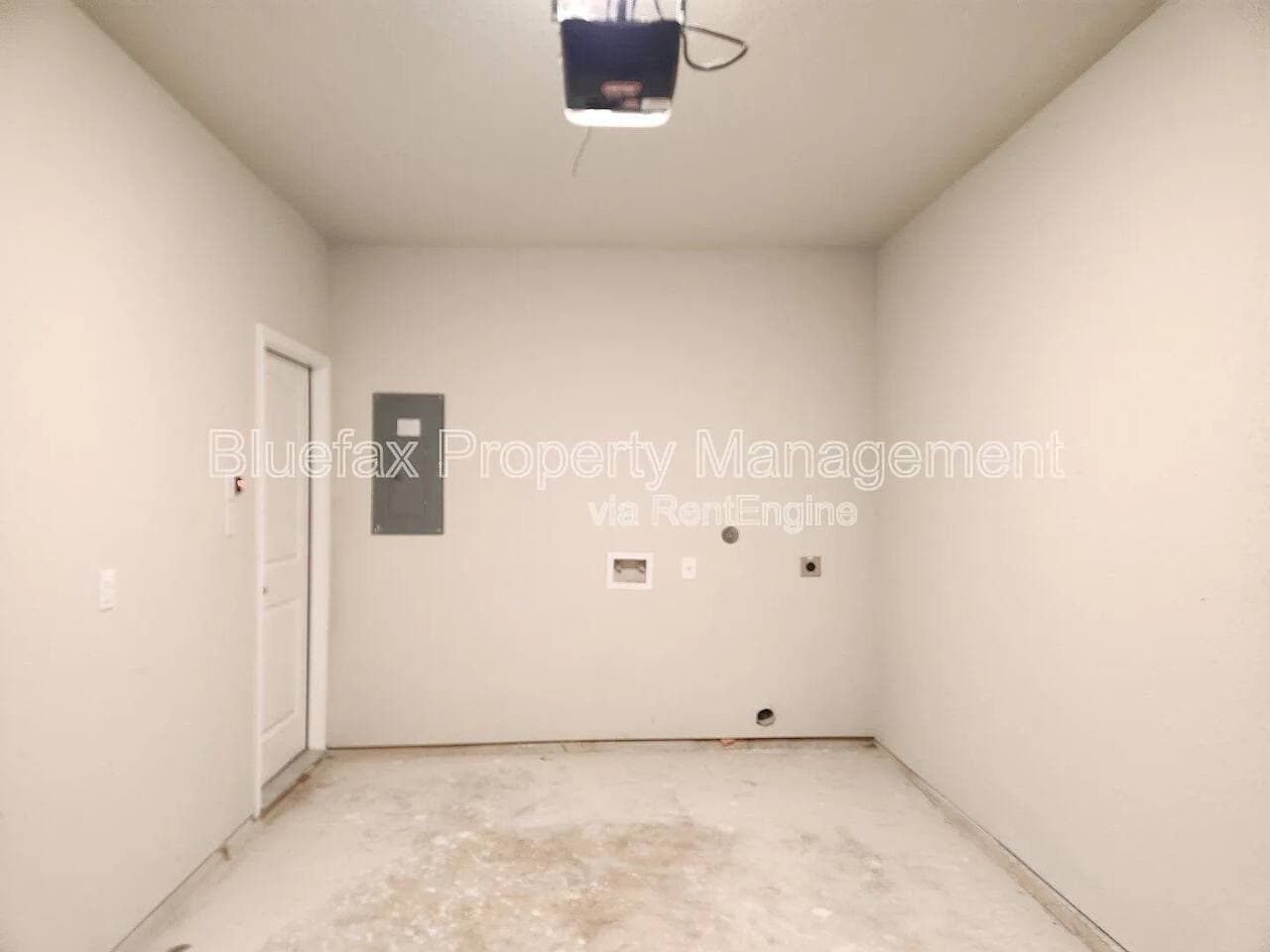 Two Adjacent 3BR Homes Clean Family Friendly 24