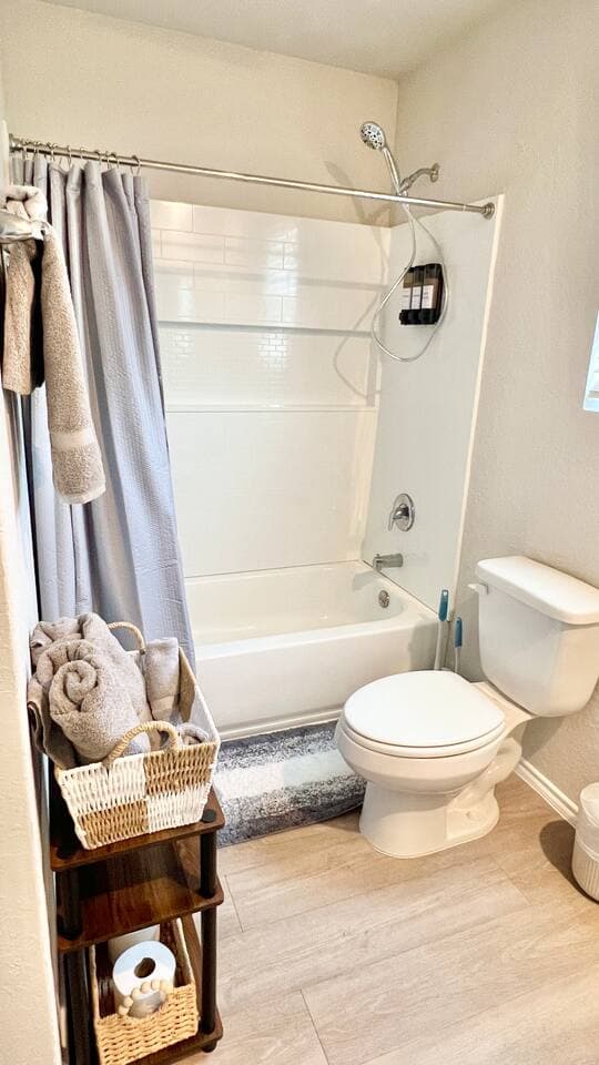Two Adjacent 3BR Homes Clean Family Friendly 22