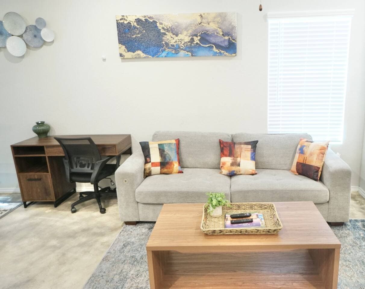 Two Adjacent 3BR Homes Clean Family Friendly 43