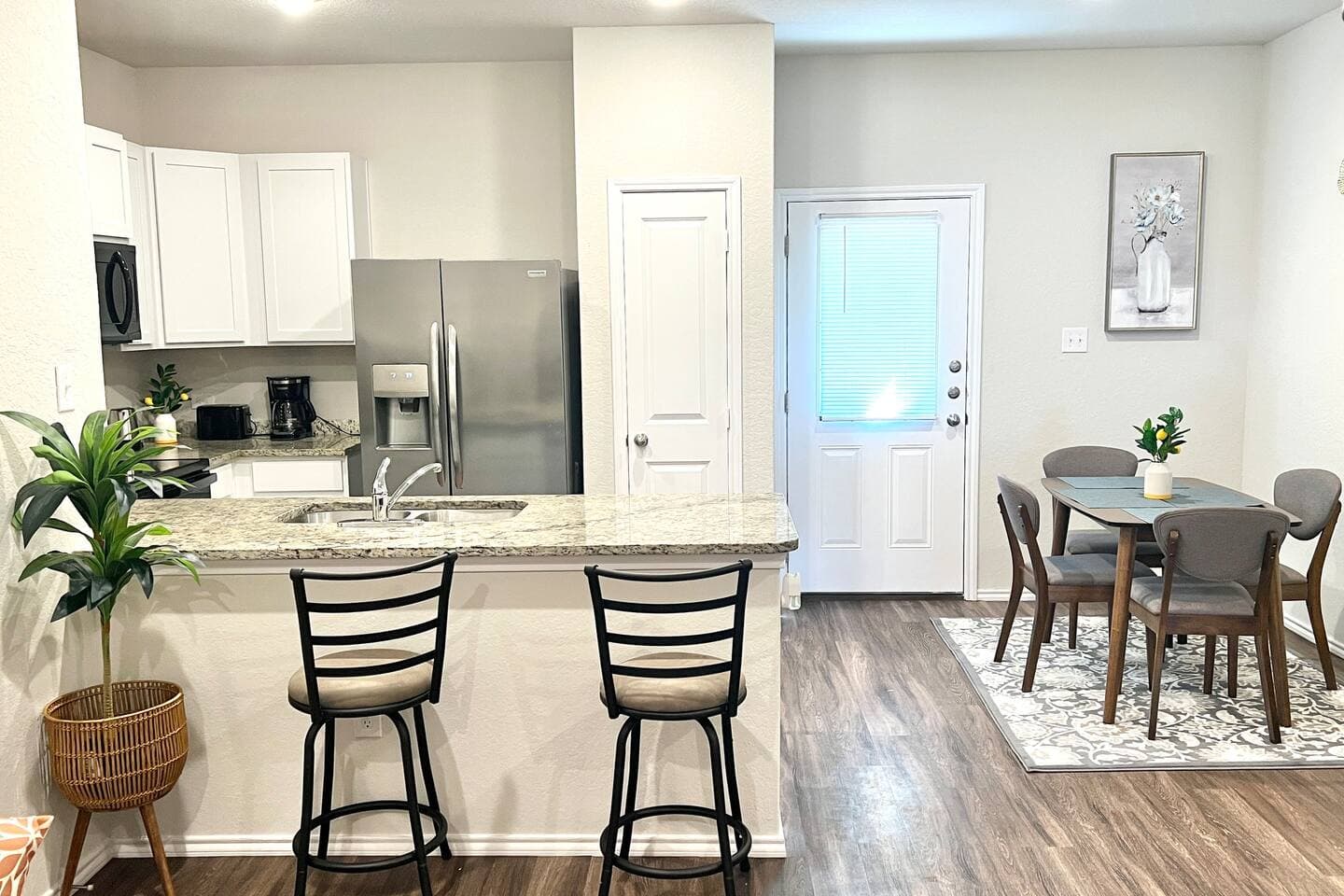 Two Adjacent 3BR Homes Clean Family Friendly 39