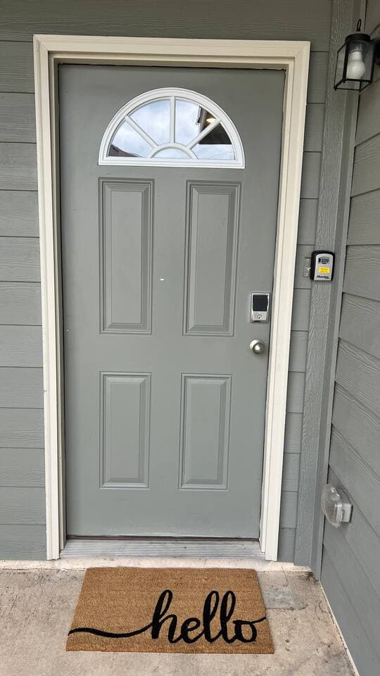 Two Adjacent 3BR Homes Clean Family Friendly 23