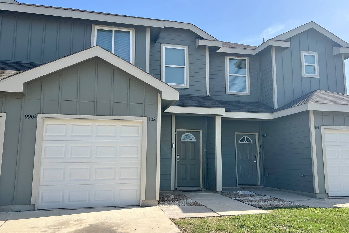 Two Adjacent 3BR Homes Clean Family Friendly