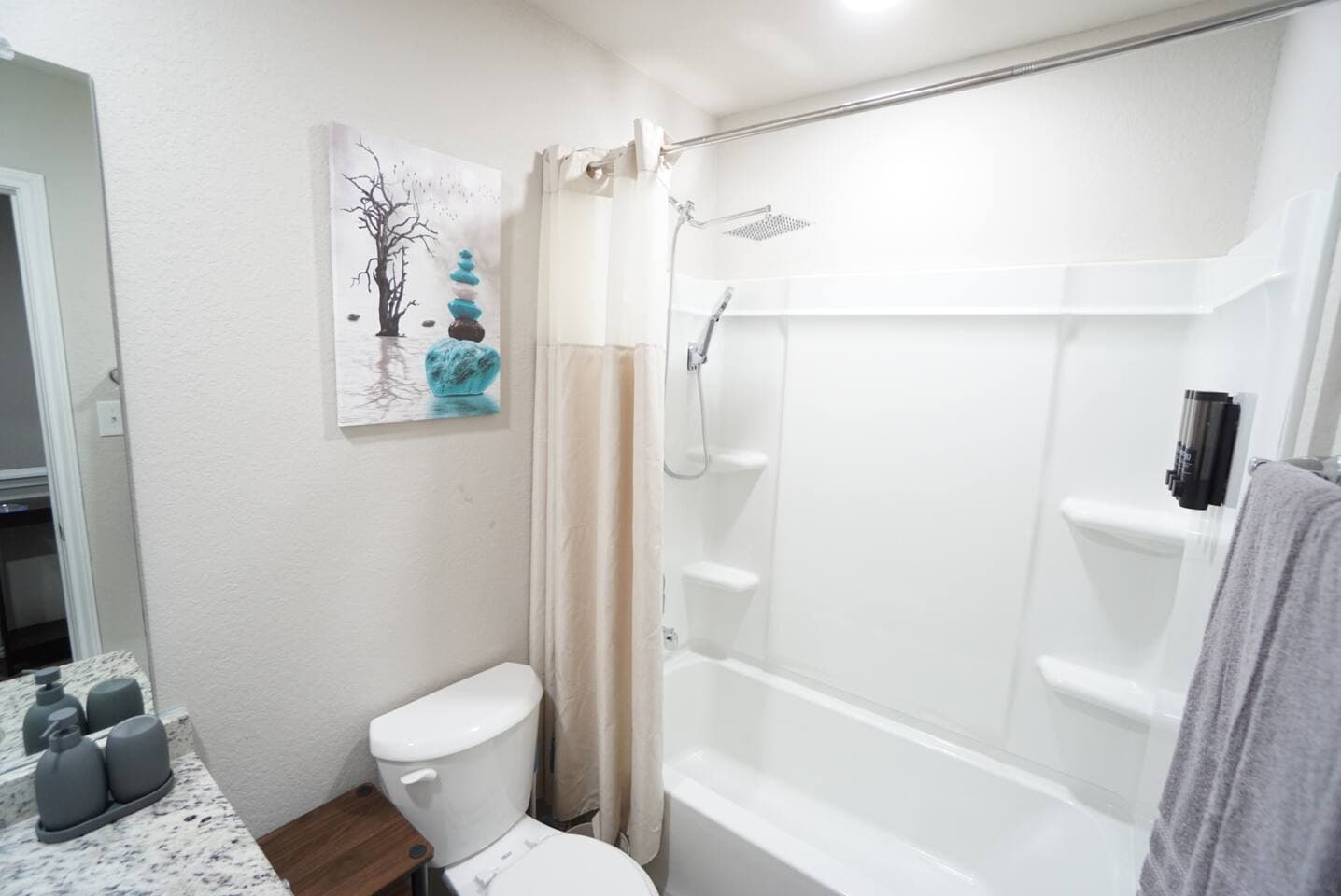 NEW 3 King BR I Central Loc | Fully Stocked 28
