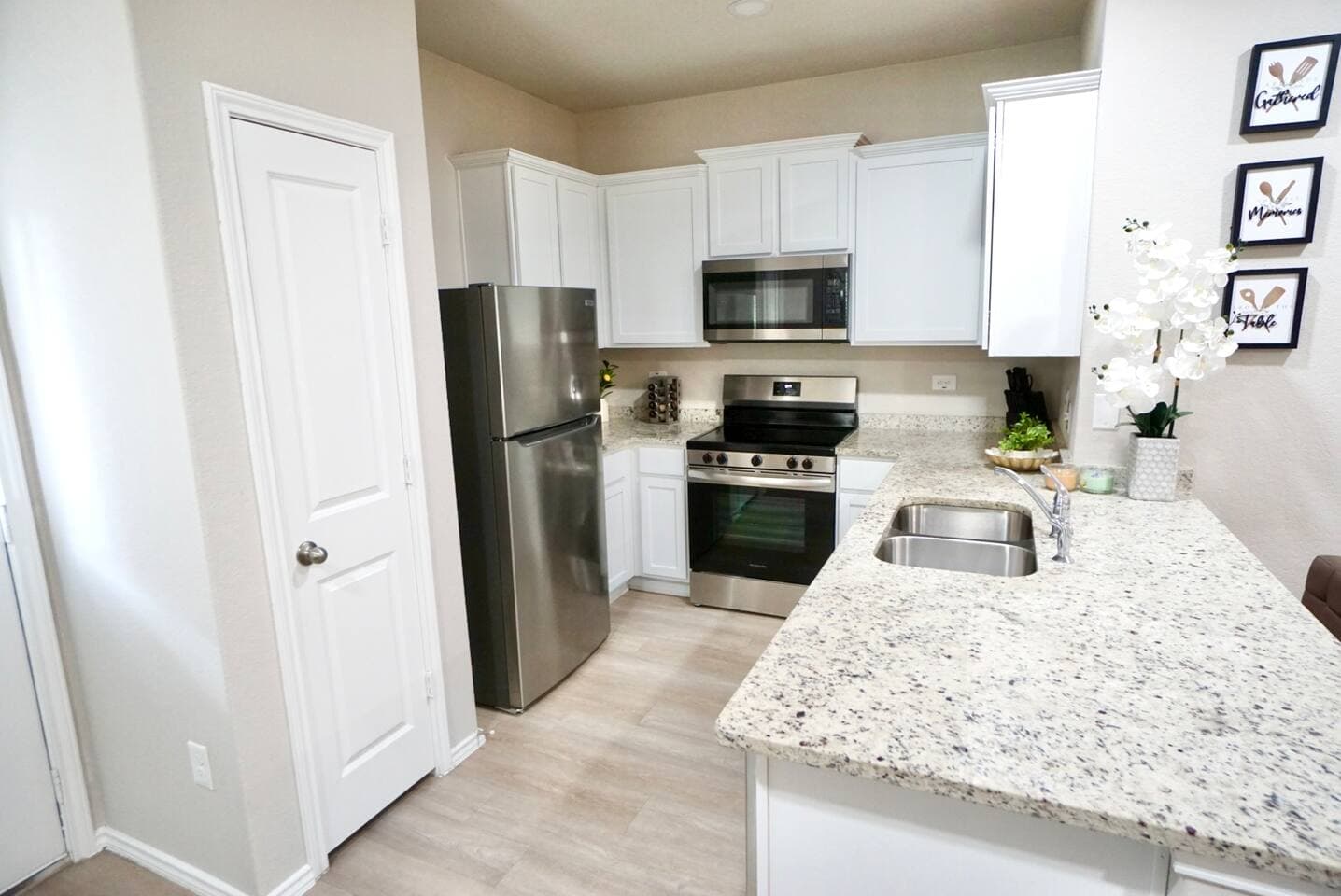 NEW 3 King BR I Central Loc | Fully Stocked 23