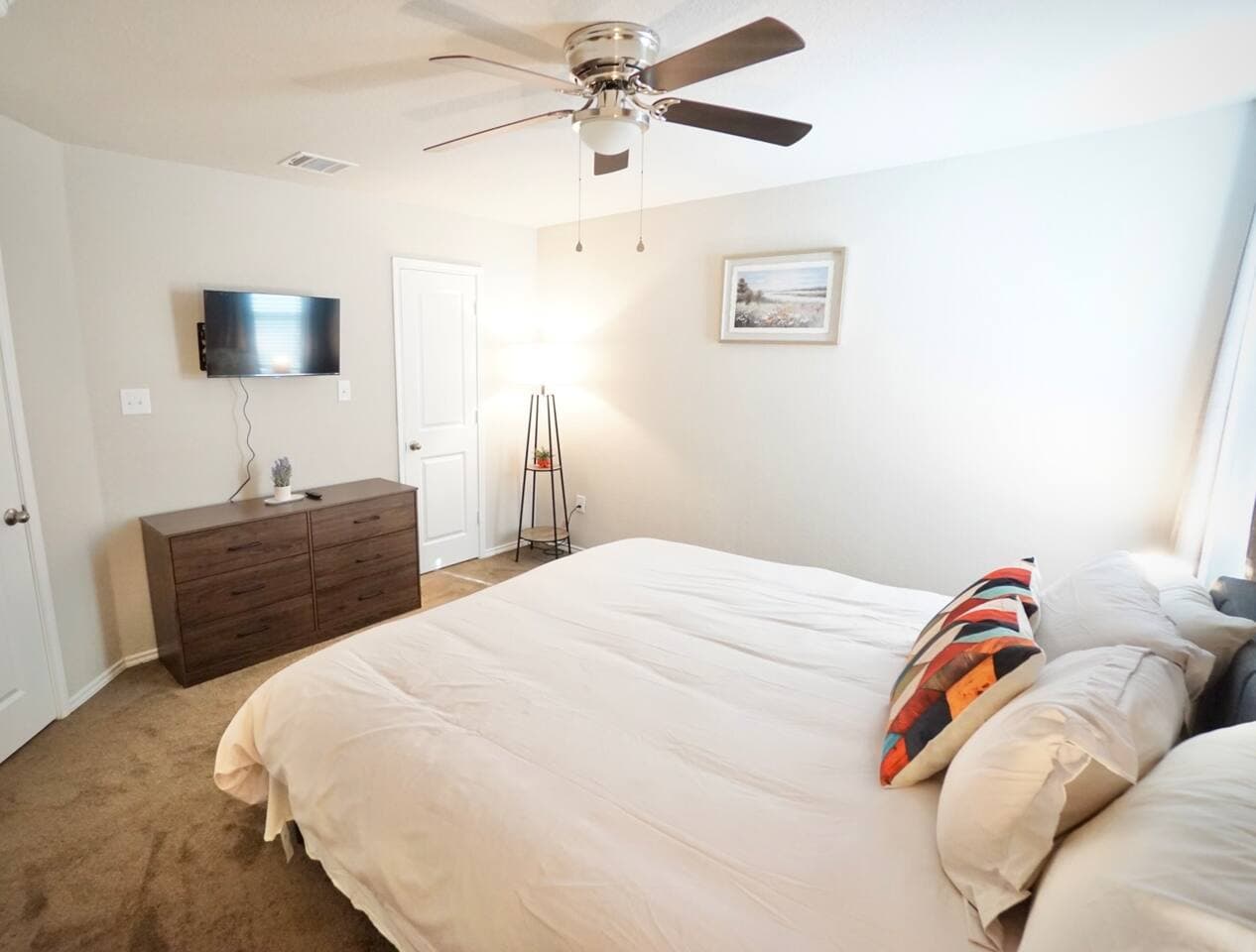 NEW 3 King BR I Central Loc | Fully Stocked 26
