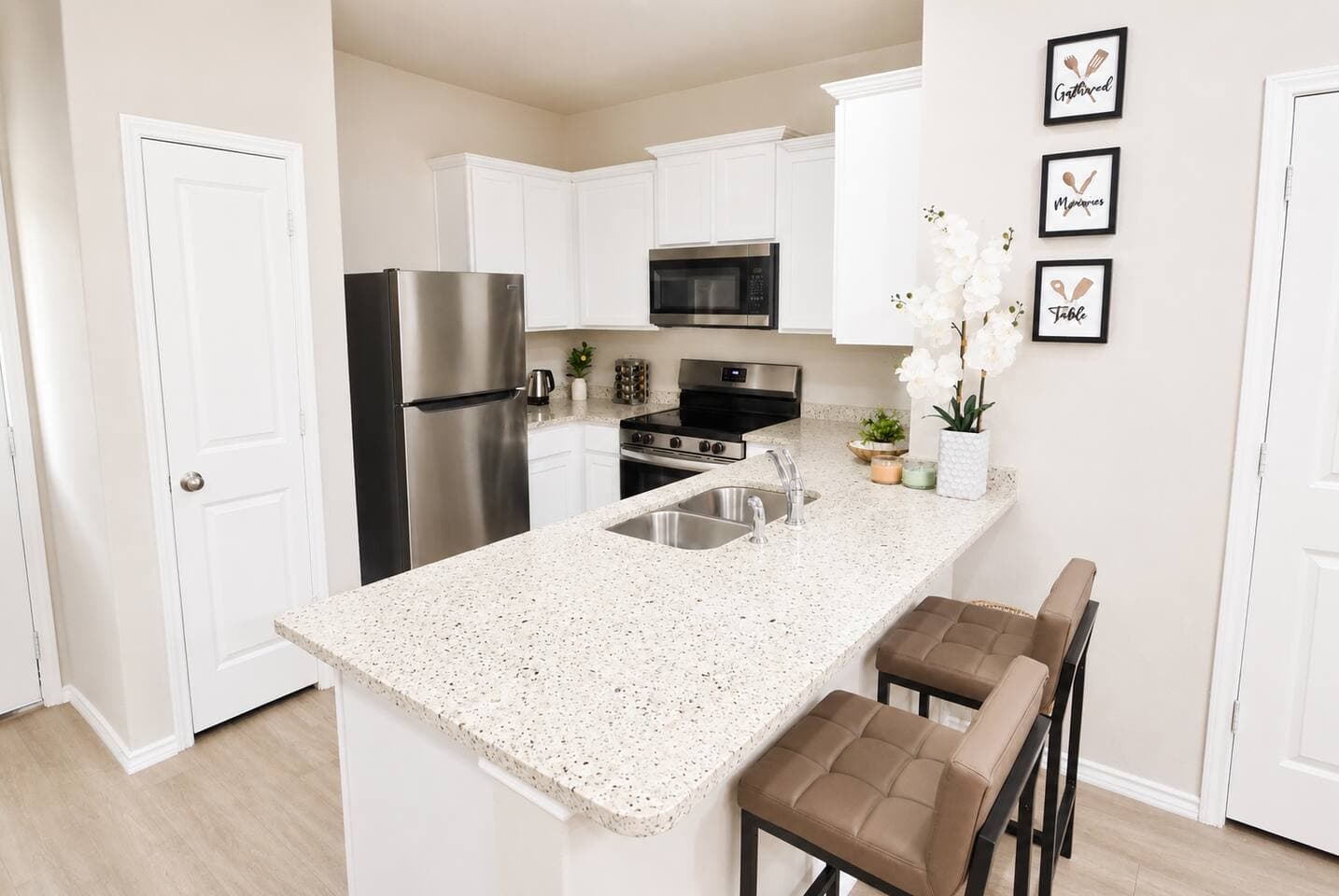 NEW 3 King BR I Central Loc | Fully Stocked 62