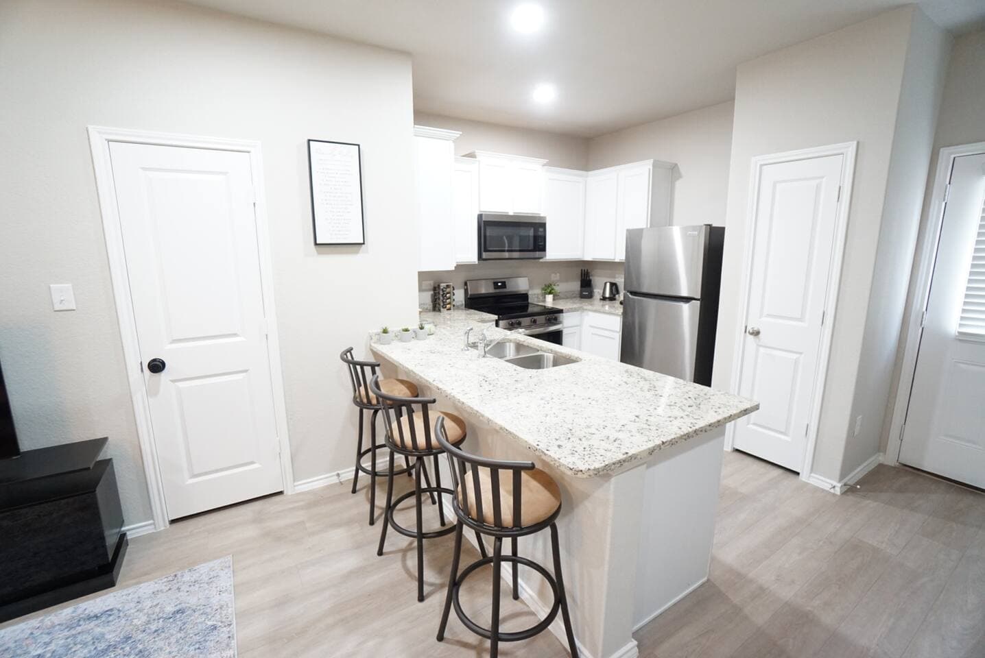 3BR+3BR | 2 Kitchens I Two Adjacent Homes 52