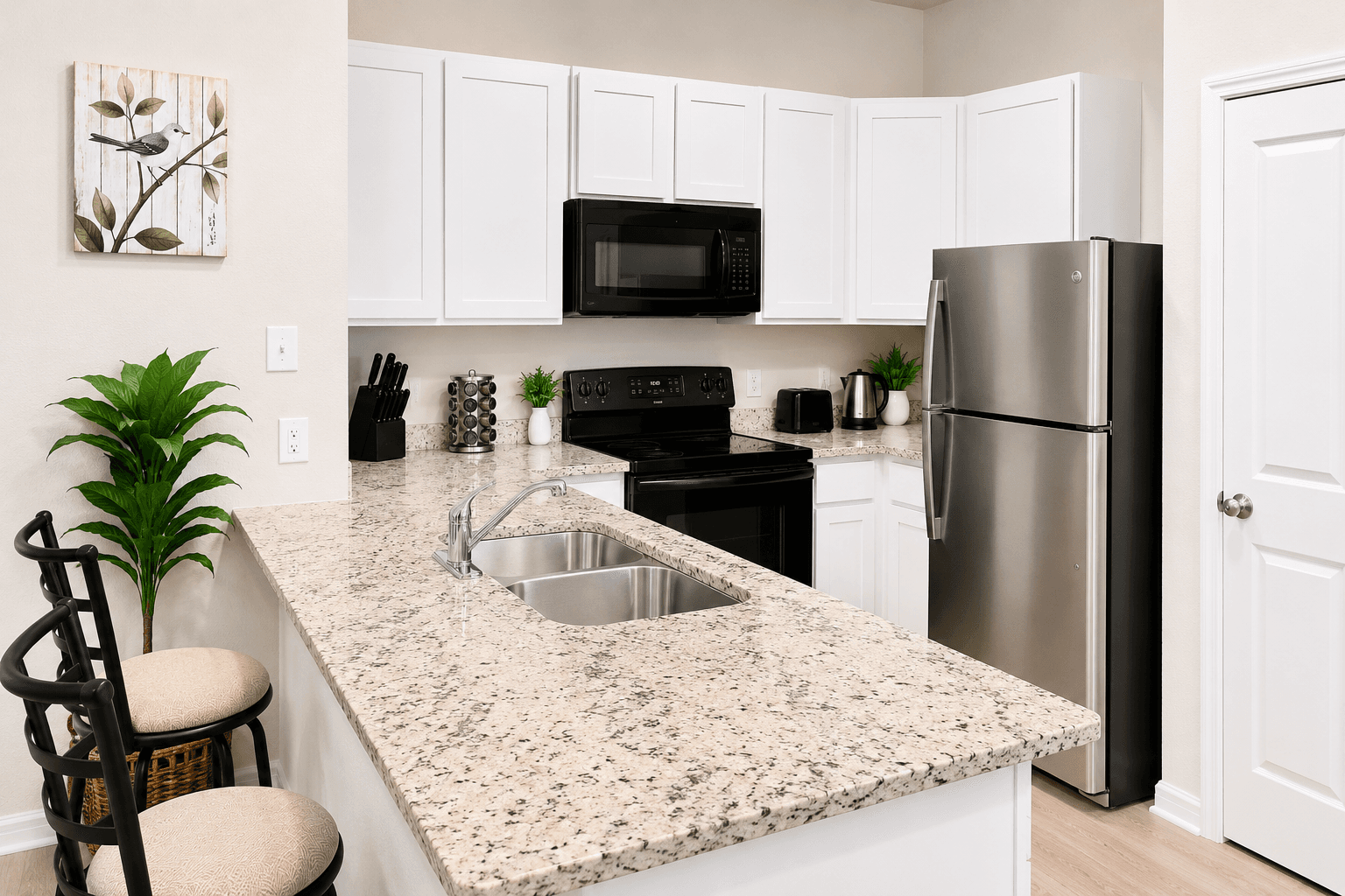 NEW & Fully Stocked | 3 KING BR I Backyard 10