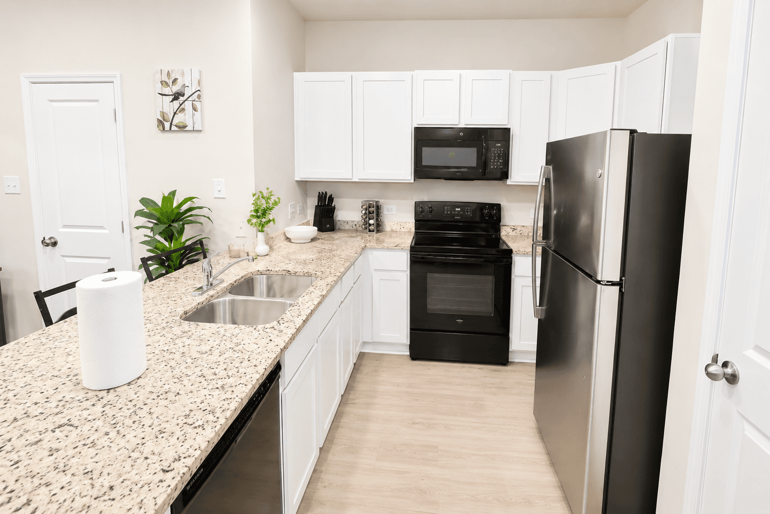 NEW & Fully Stocked | 3 KING BR I Backyard 11