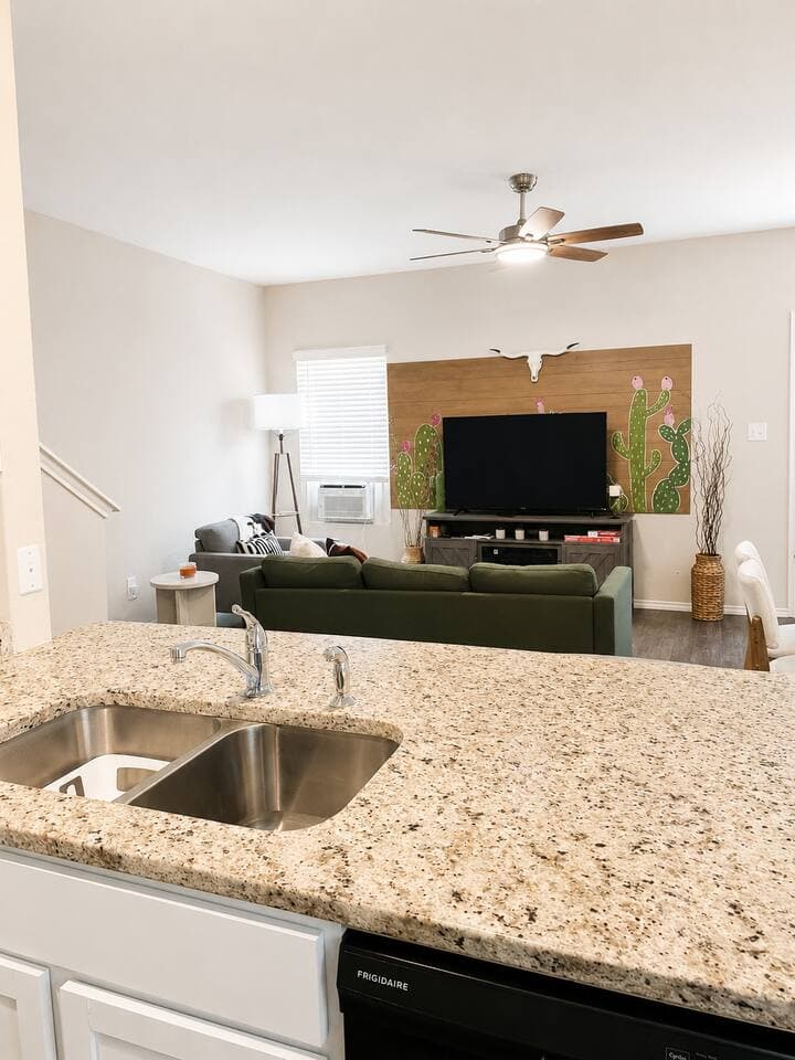 NEW & Fully Stocked | 3 KING BR I Backyard 8