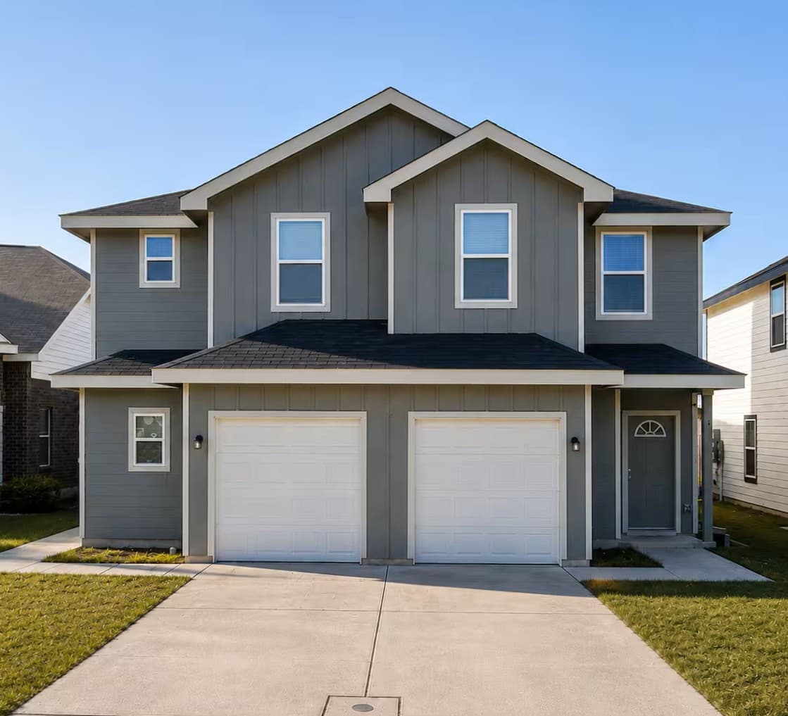 NEW & Fully Stocked | 3 KING BR I Backyard 9