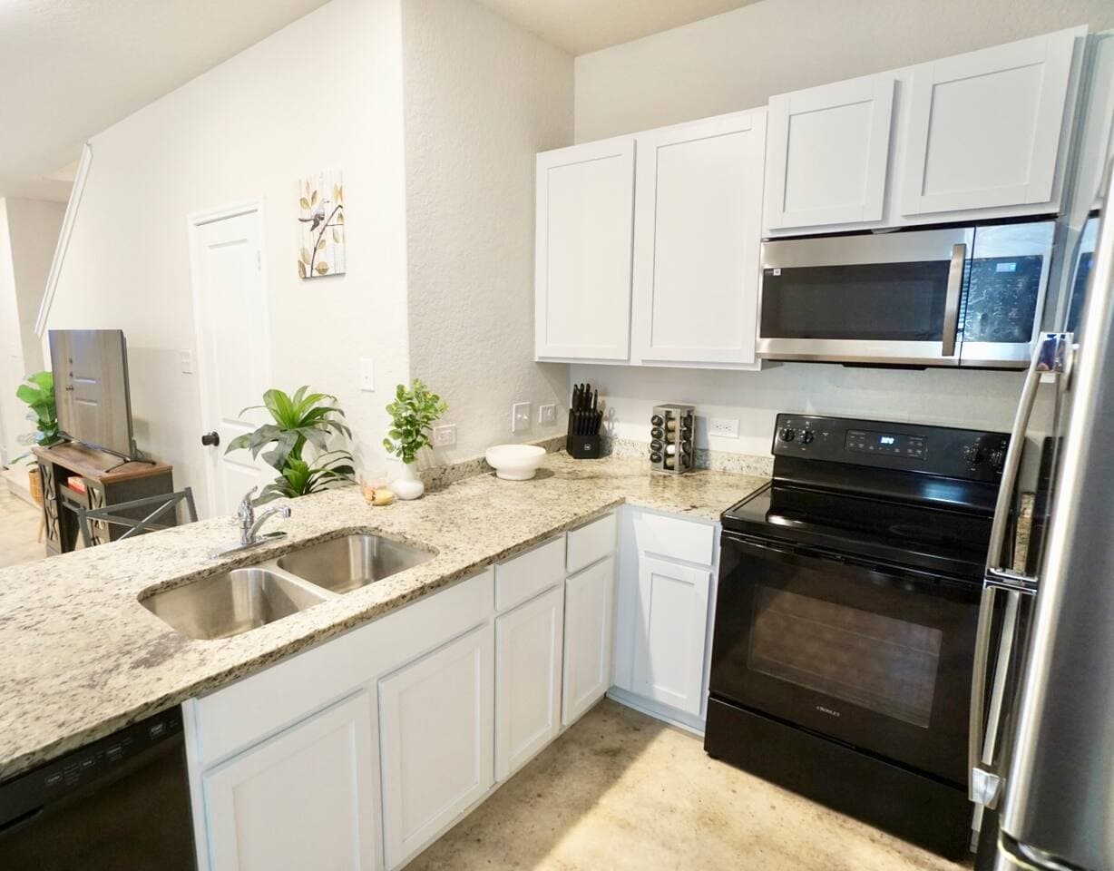 3BR+3BR | 2 Kitchens I Two Adjacent Homes 16