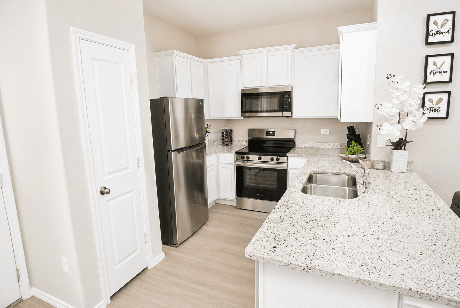 BRAND New 3 KING BR near JBSA Randolph AFB 7