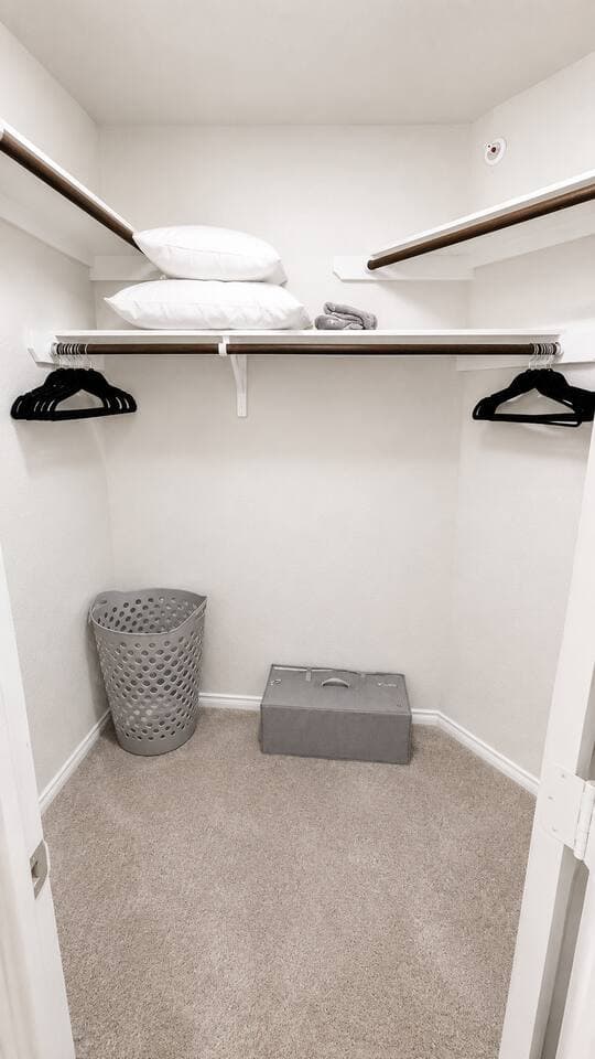 Central | 3 Kings | Fully Stocked + Parking 13
