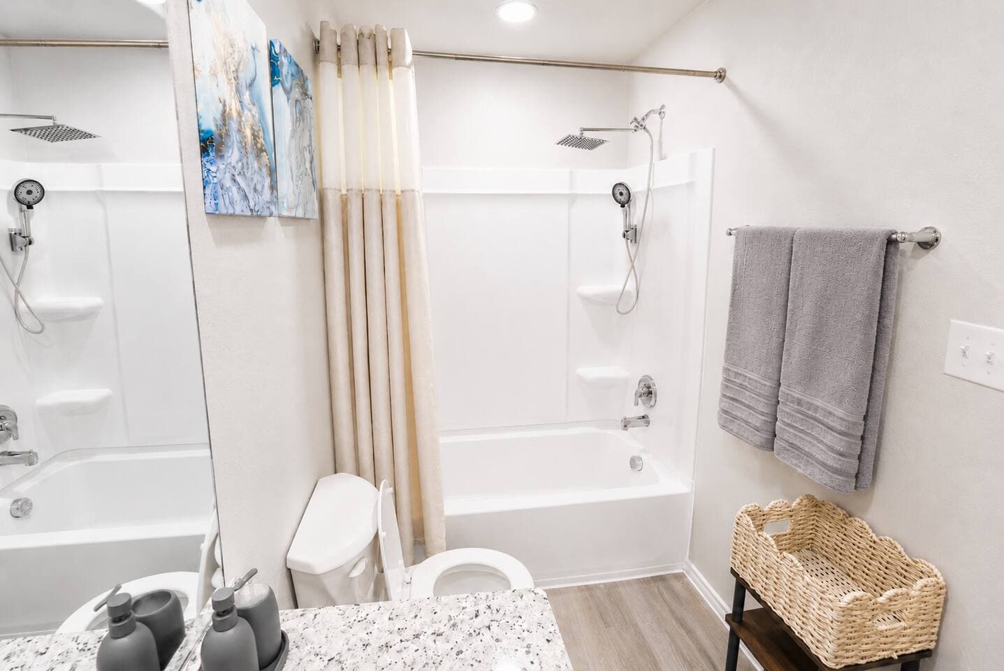 Central | 3 Kings | Fully Stocked + Parking 22