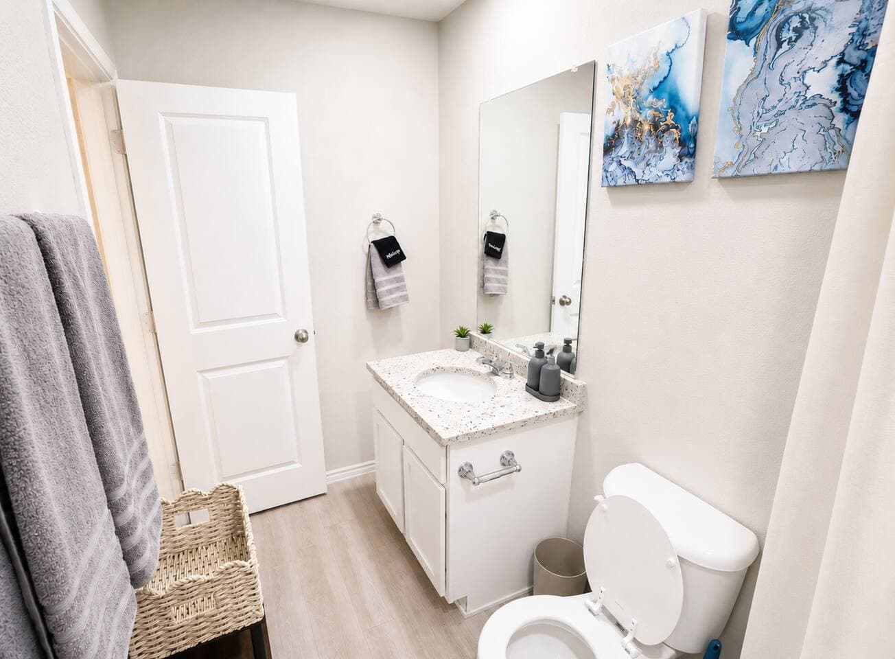 Central | 3 Kings | Fully Stocked + Parking 21